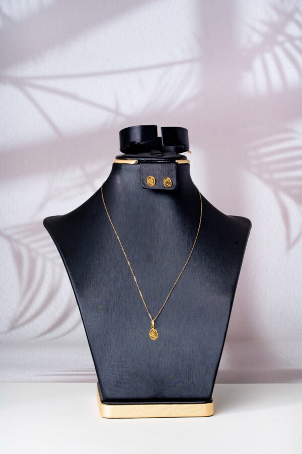 Versace Gold Design