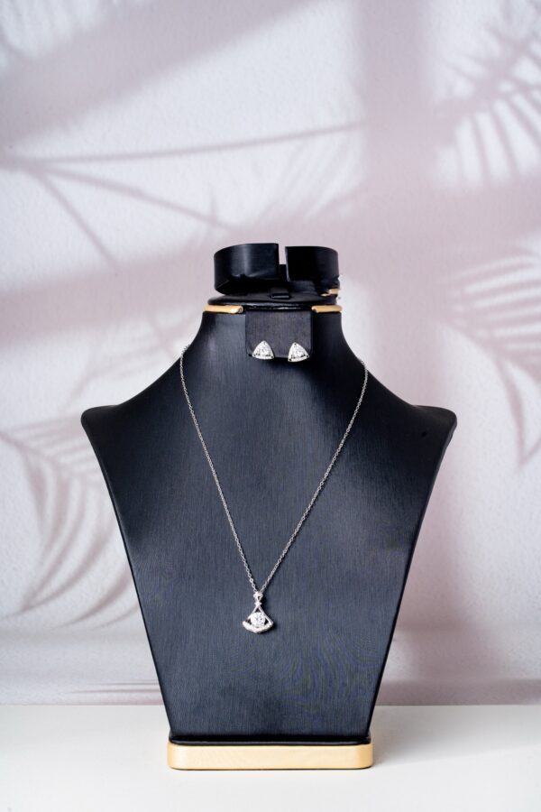 Iced moissanite set