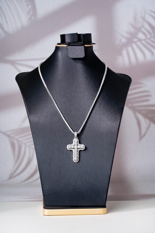 2mm 20inch 

Cross pendant