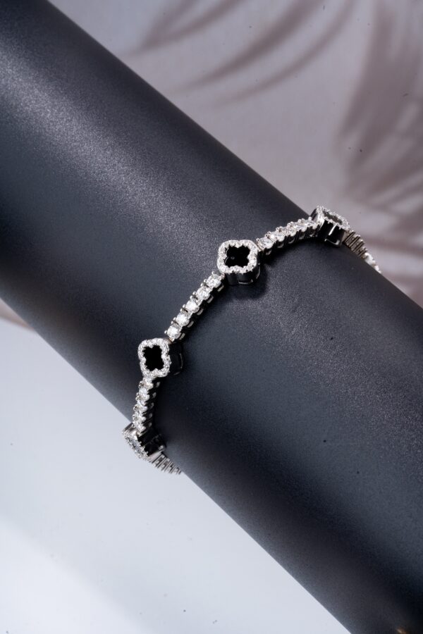 Vca design moissanite bracelet (7.5inch)