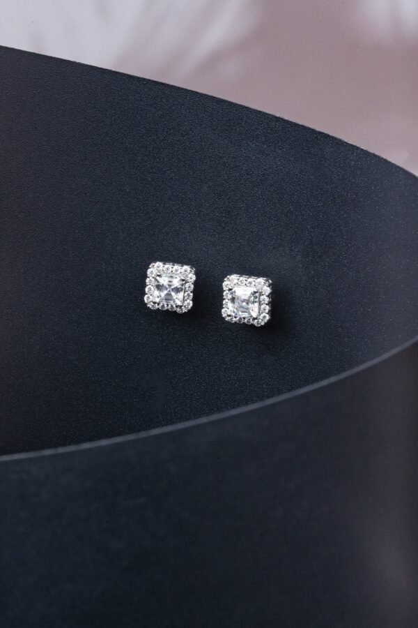 Moissanite Earring