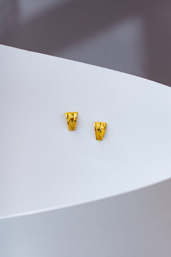 18K Gold Earring
