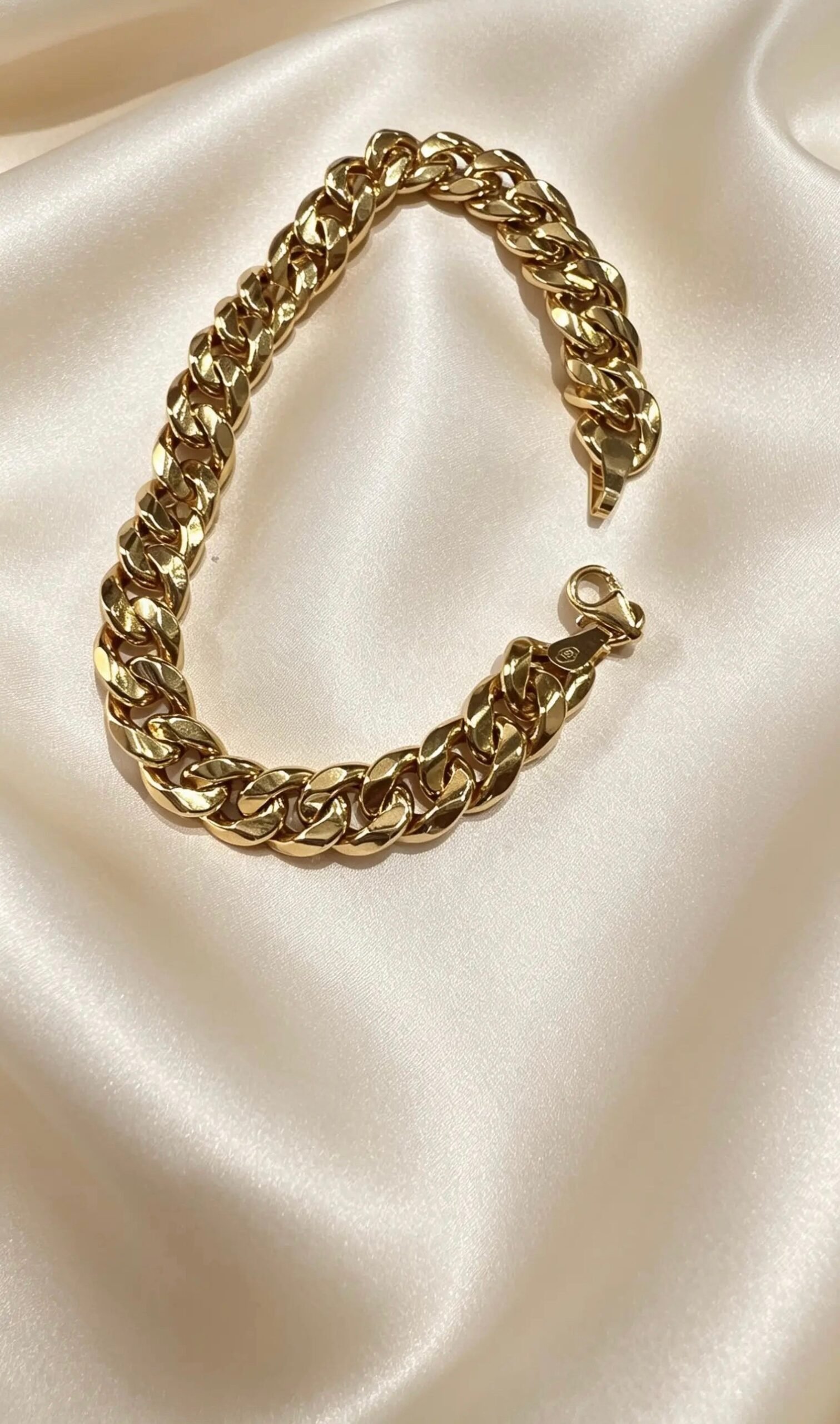 Classic Cuban Link Bracelet 7.1 gram