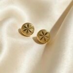 Laurel Wreath Round Stud Earrings (1.2gram)